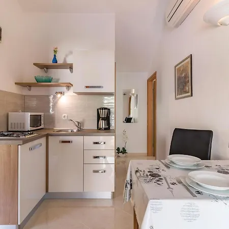 Stunning In With Kitchen