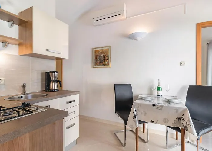 Fazanska Cesta V * Fažana